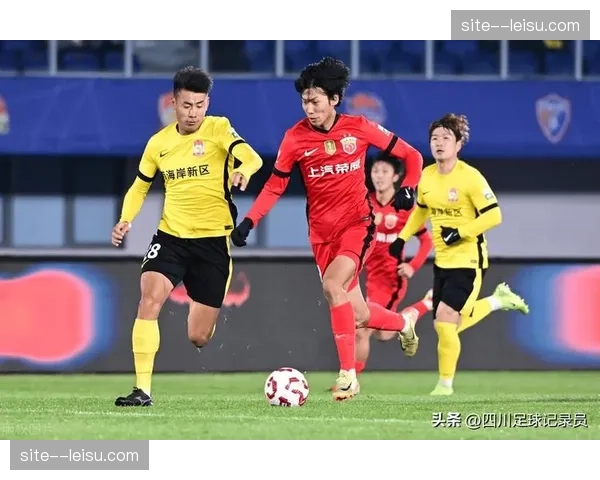 李新翔替补兜射扳回一城 海港小将难挽球队败局